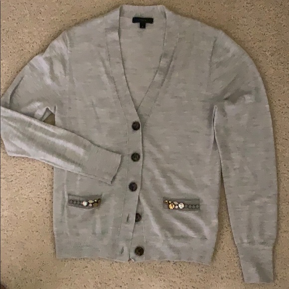 Gray V neck sweater with rhinestones pockets - Picture 2 of 3